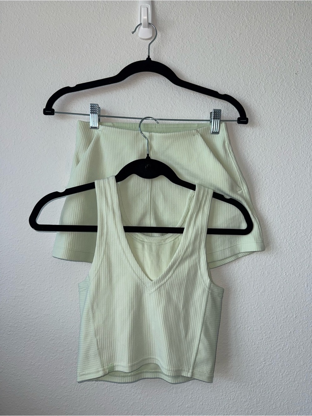 LULULEMON Set in Light green color - Picture 6 of 10